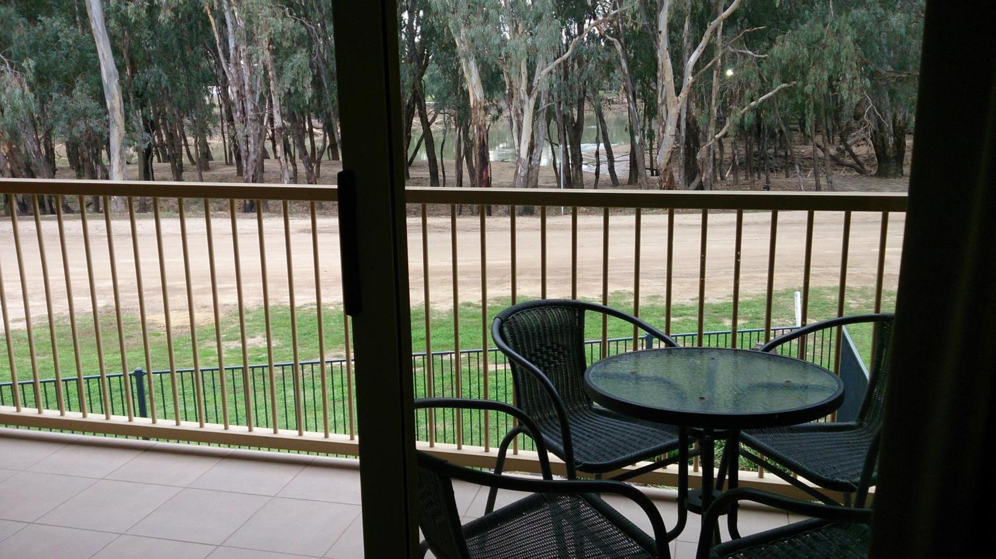 Murray Waters Motor Inn & Apartments Koondrook Zimmer foto